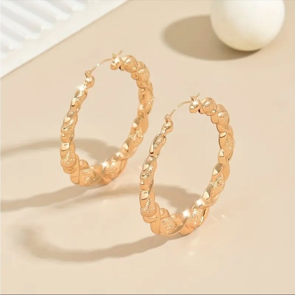 Gold Large Chunky Hoop Statement Geometric Earrings XO design New - Picture 3 of 6